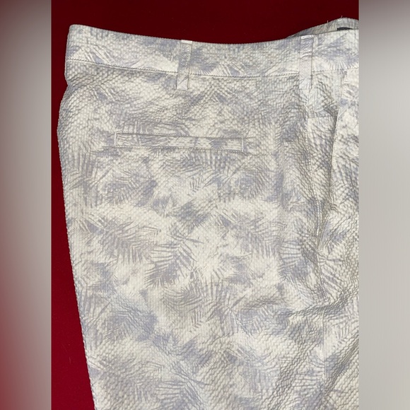PGA Shorts - Picture 2 of 4